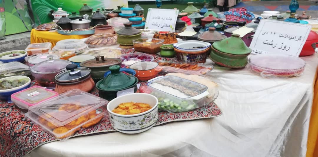 نمایشگاه غذاهای محلی دانش آموزان باران اندیشه به مناسبت روز رشت